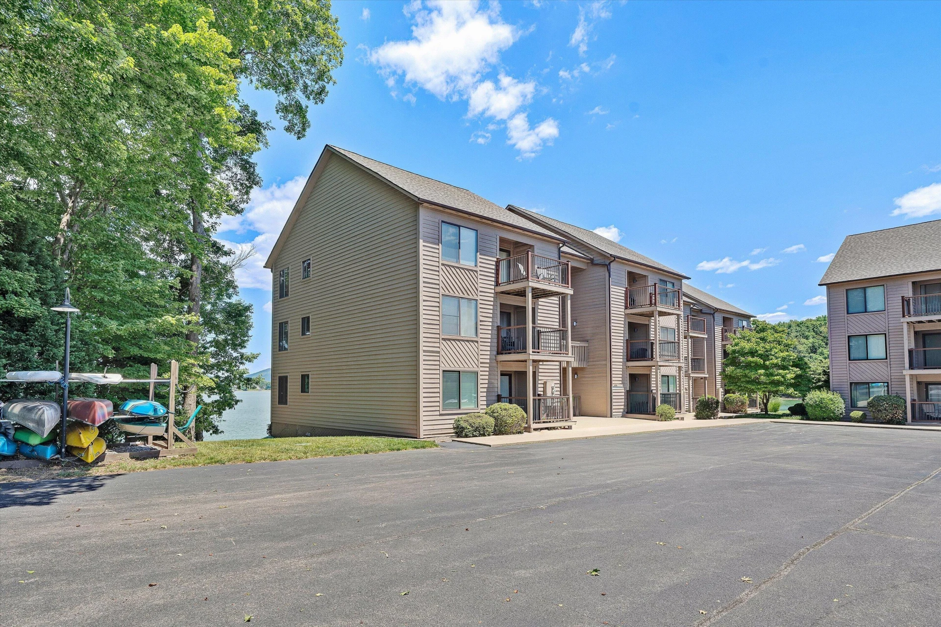 645 Montevista RD #105 - Photo 3