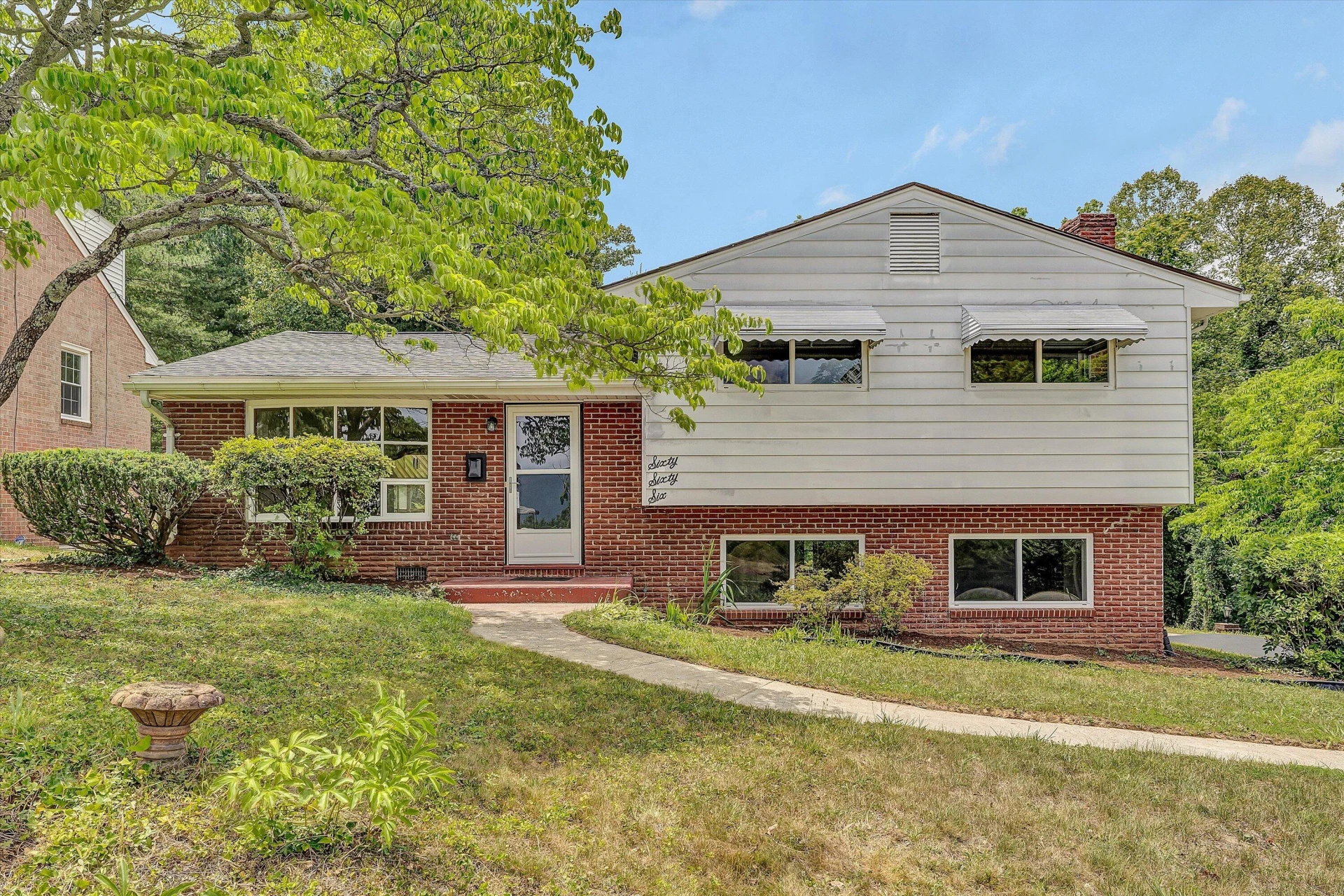 6066 Thornrose RD