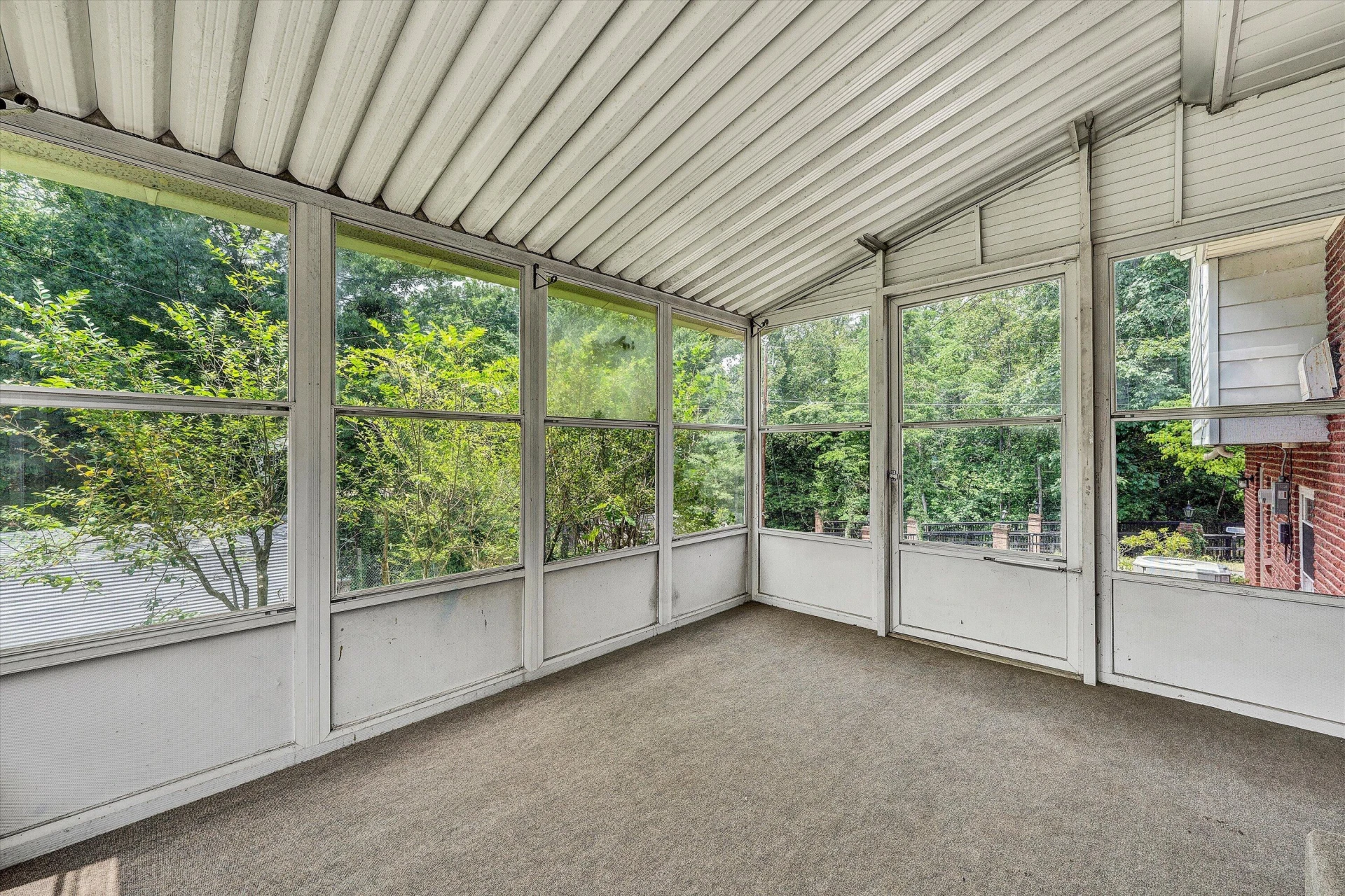 6066 Thornrose RD - Photo 10