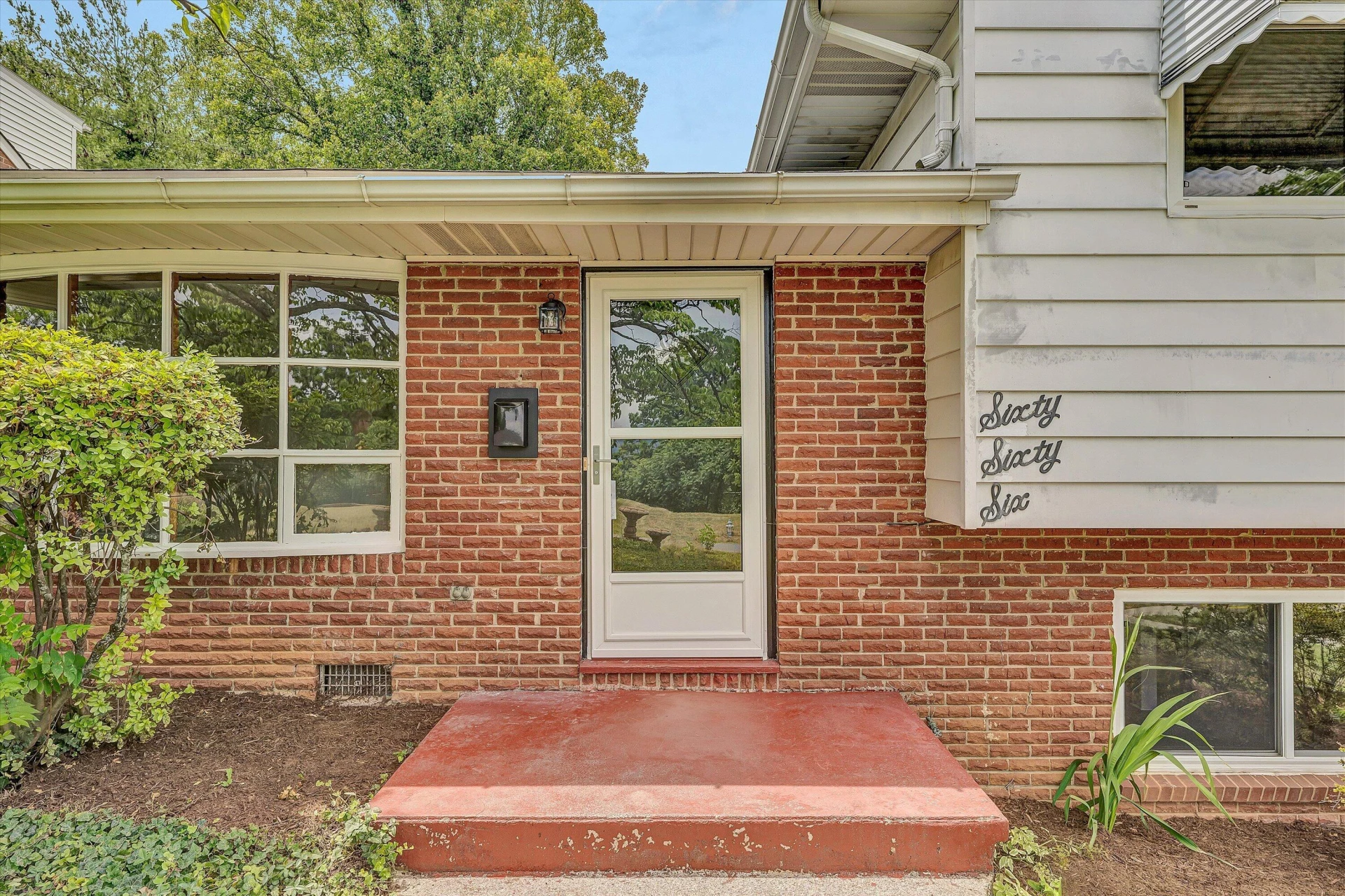 6066 Thornrose RD - Photo 4