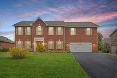 6411 Garrett LN