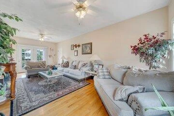 6411 Garrett LN - Photo 8