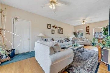 6411 Garrett LN - Photo 9