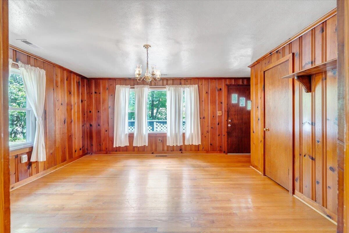 2215 Wildwood RD - Photo 10