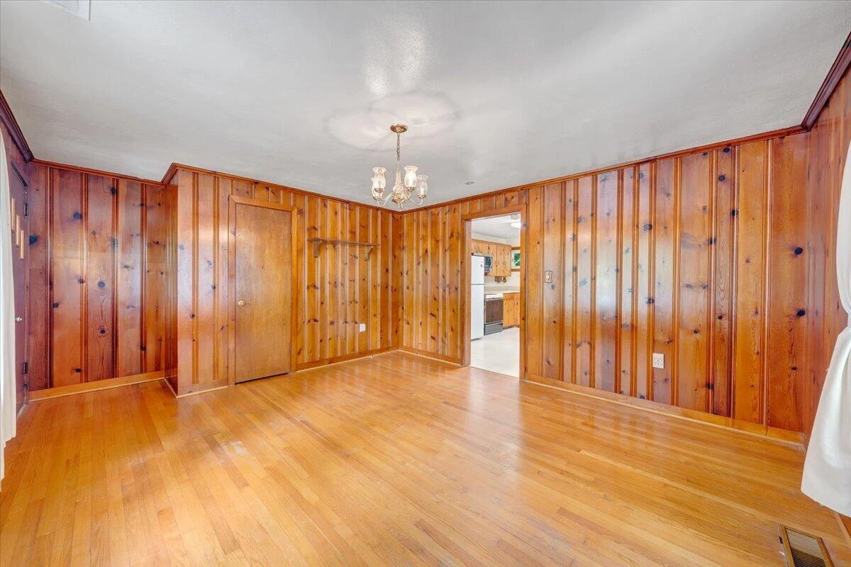 2215 Wildwood RD - Photo 12