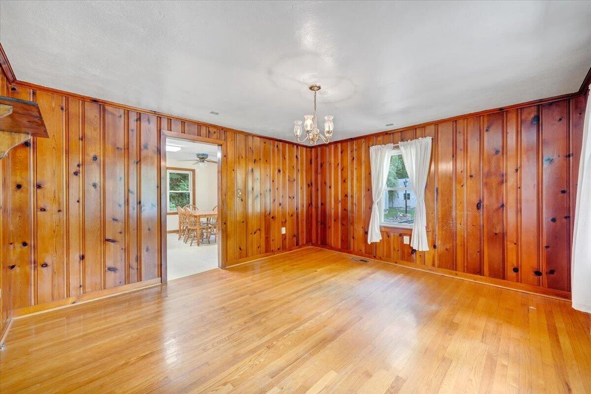 2215 Wildwood RD - Photo 13