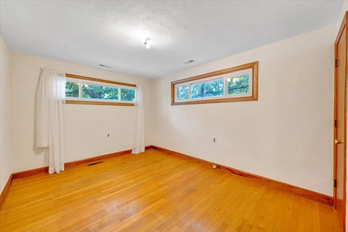 2215 Wildwood RD - Photo 18