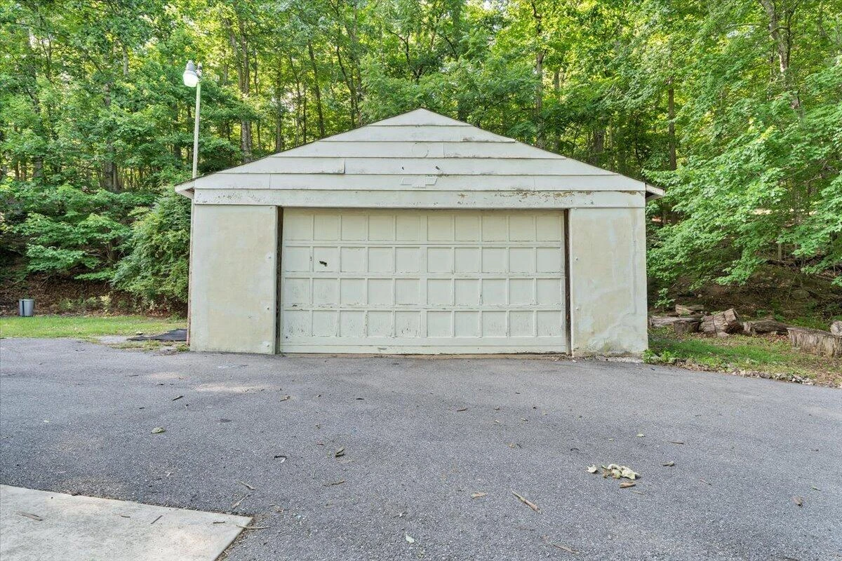 2215 Wildwood RD - Photo 30