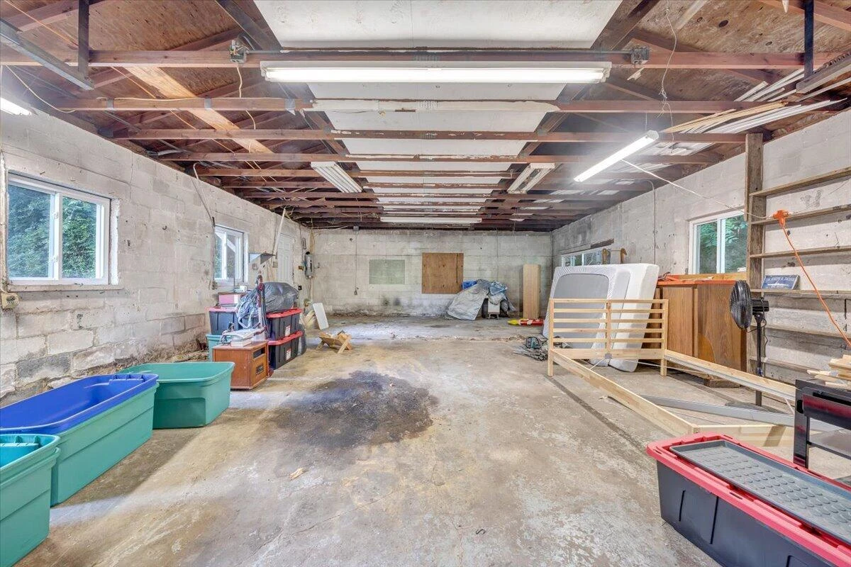 2215 Wildwood RD - Photo 32