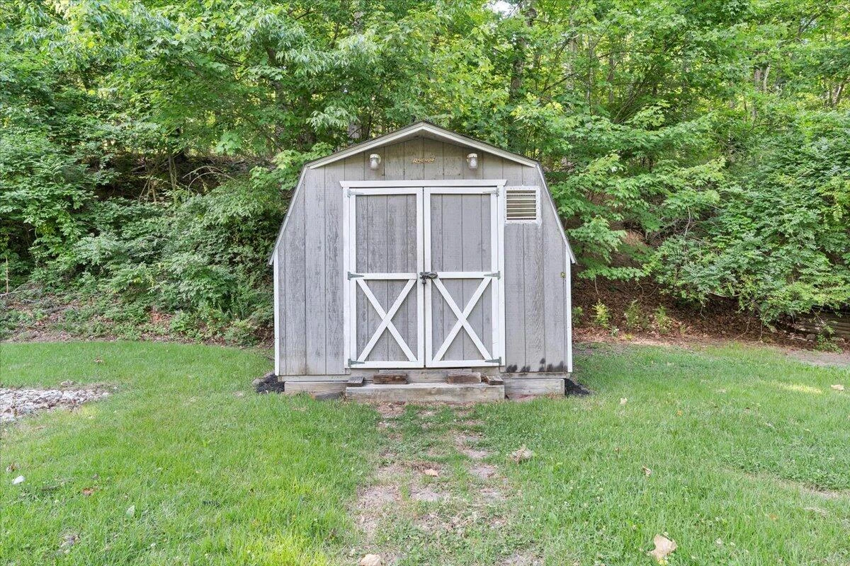 2215 Wildwood RD - Photo 33