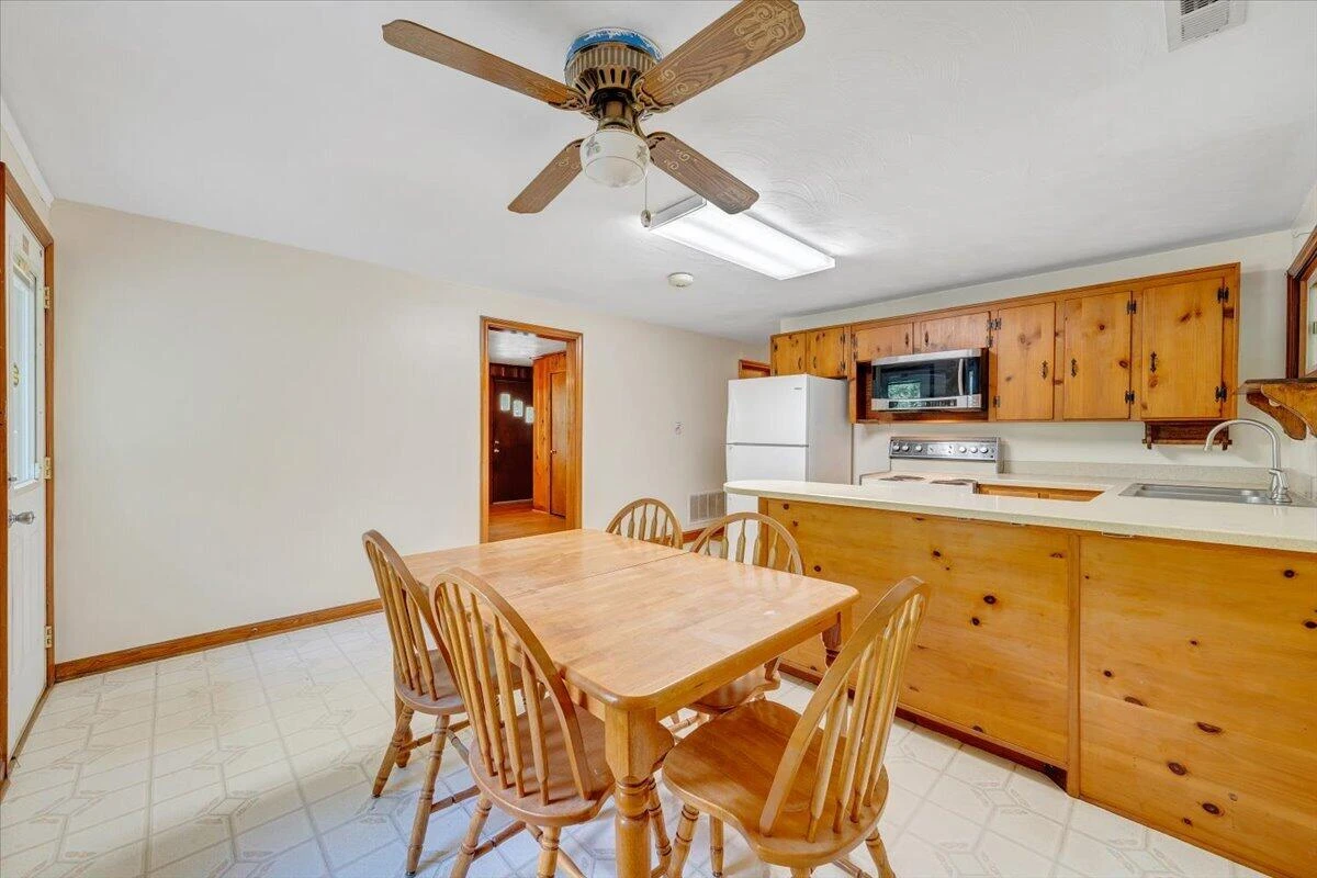 2215 Wildwood RD - Photo 8