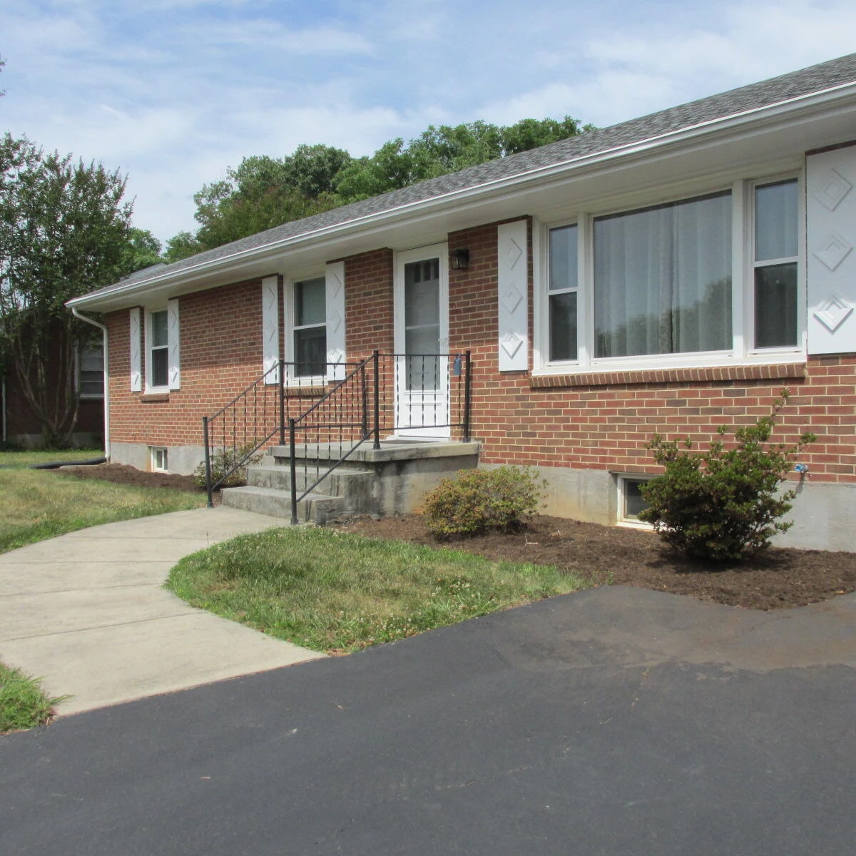 6620 Sherry RD - Photo 2