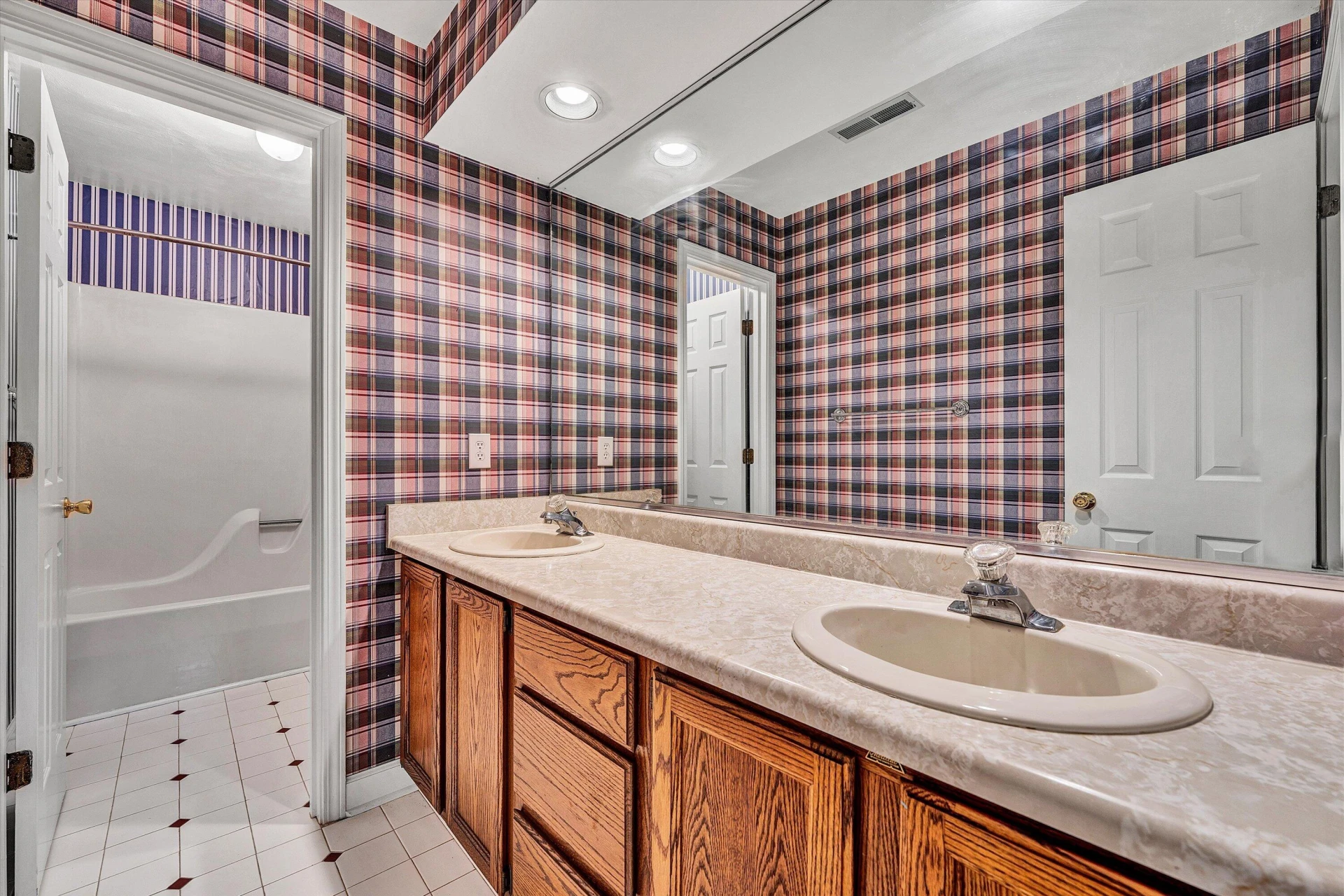 6595 Pencheck CIR - Photo 36