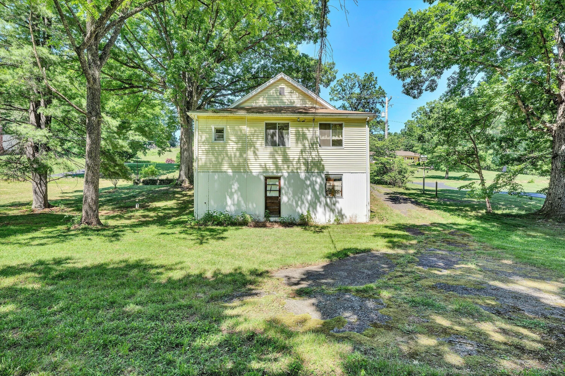 2241 Blue Ridge Springs RD - Photo 17