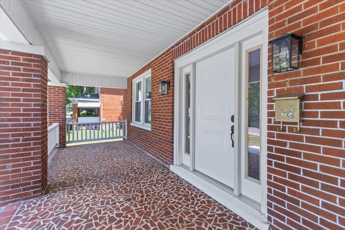 2827 Cumberland ST NW - Photo 5