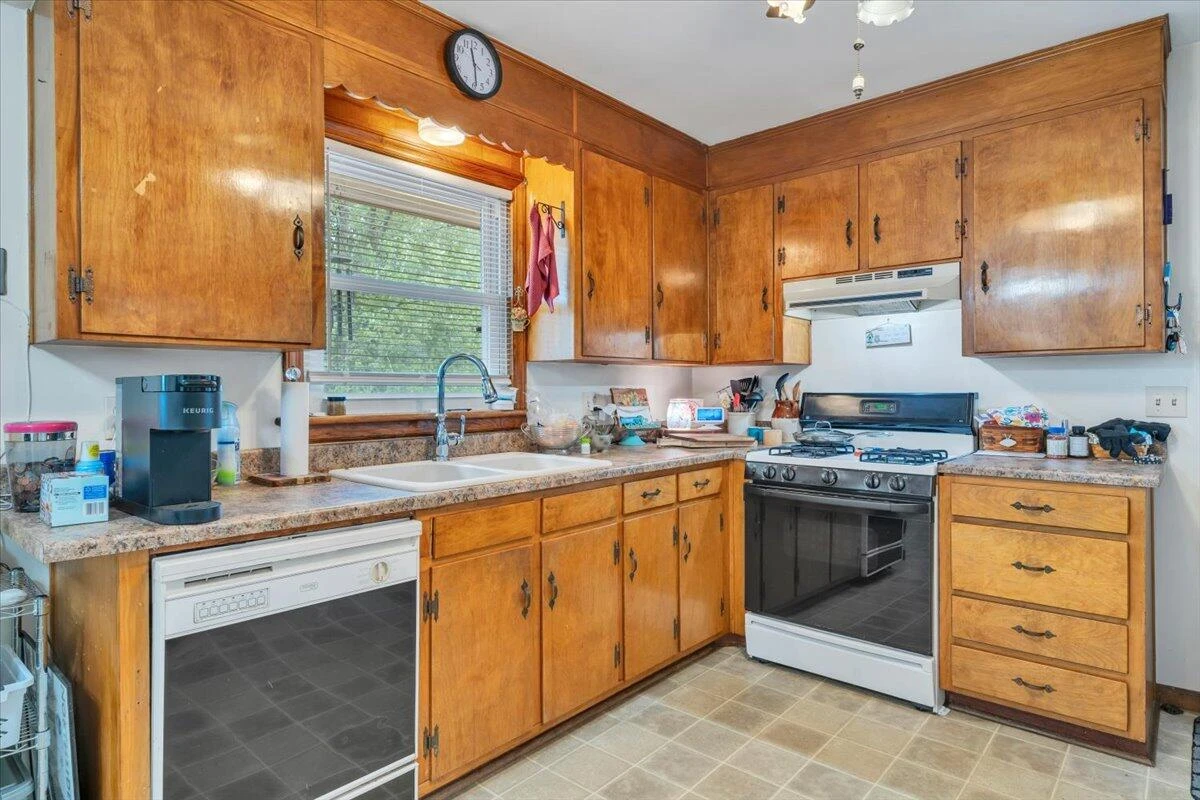 1340 Nover AVE - Photo 10