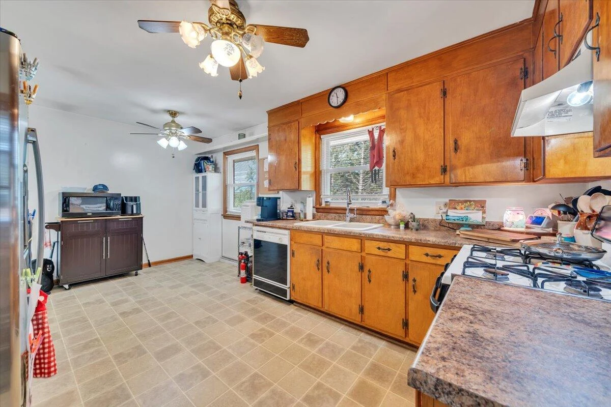 1340 Nover AVE - Photo 11