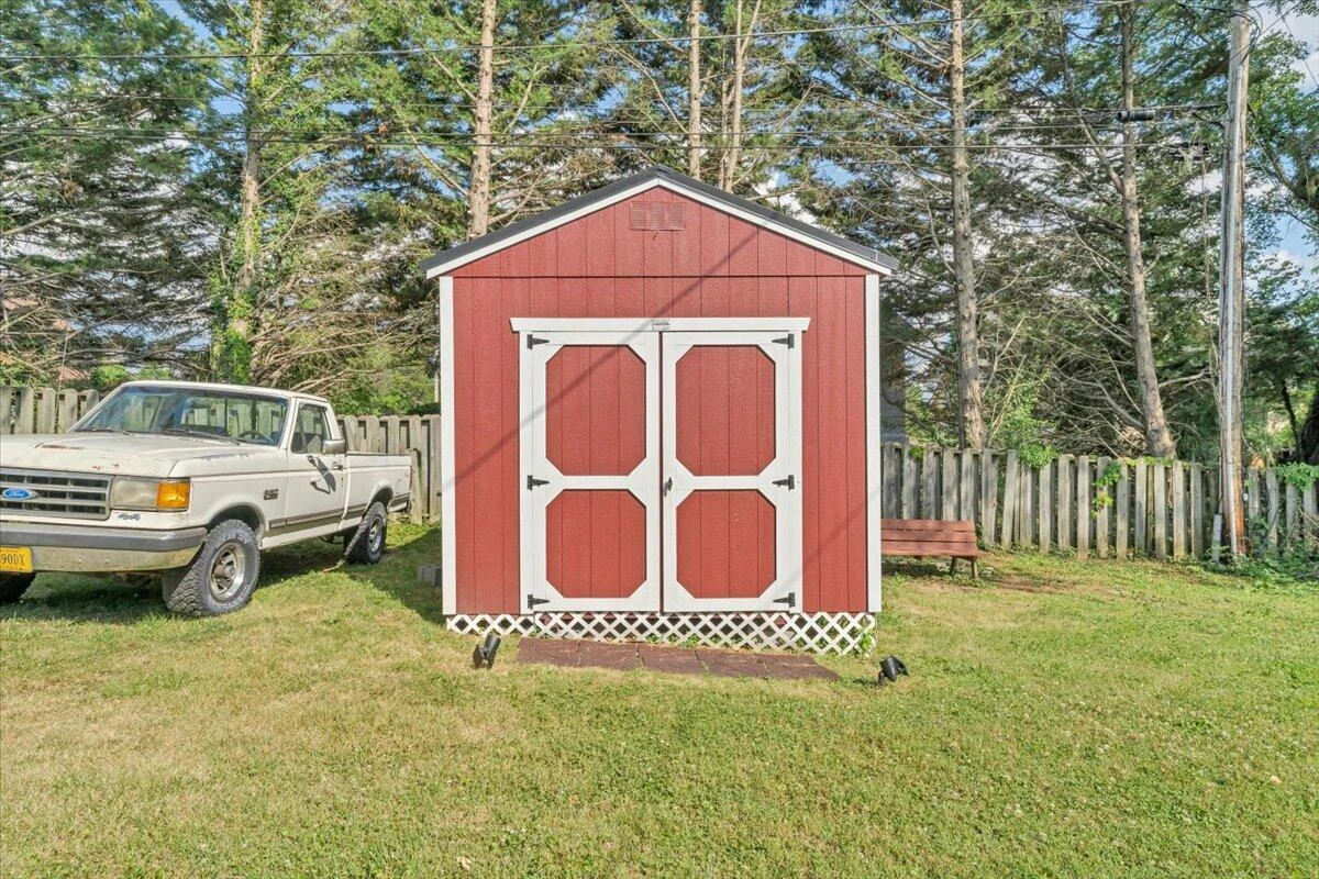 1340 Nover AVE - Photo 32