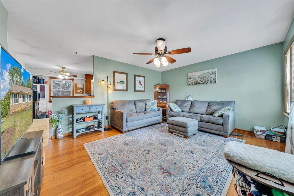 1340 Nover AVE - Photo 4