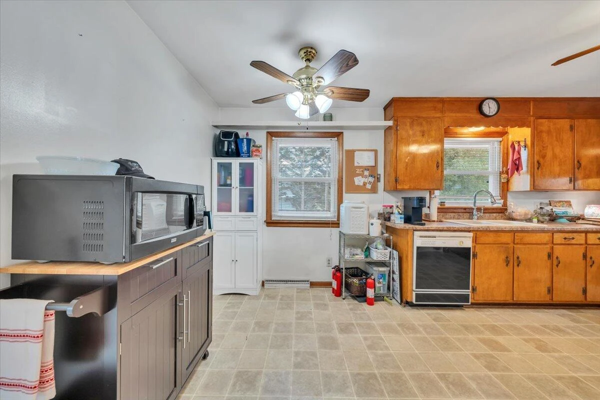 1340 Nover AVE - Photo 7