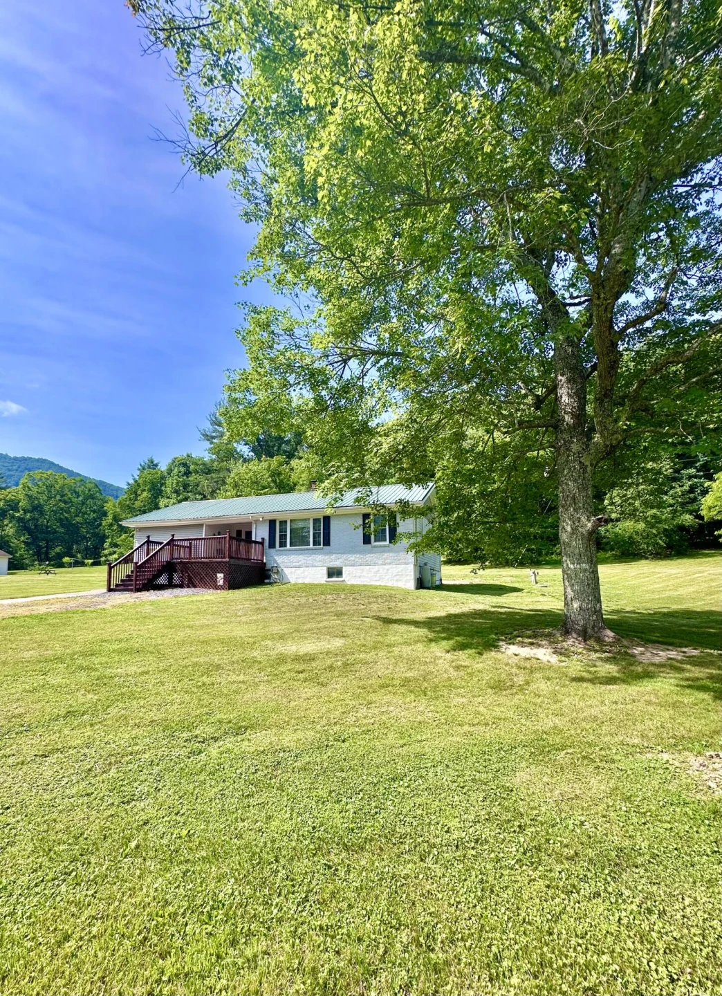 73 Indian Hill RD
