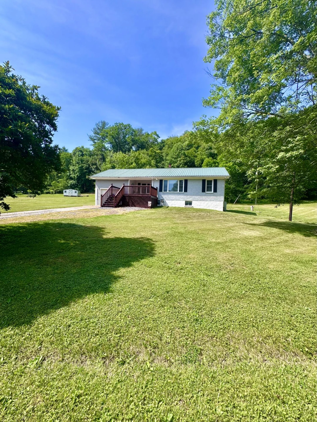 73 Indian Hill RD - Photo 3