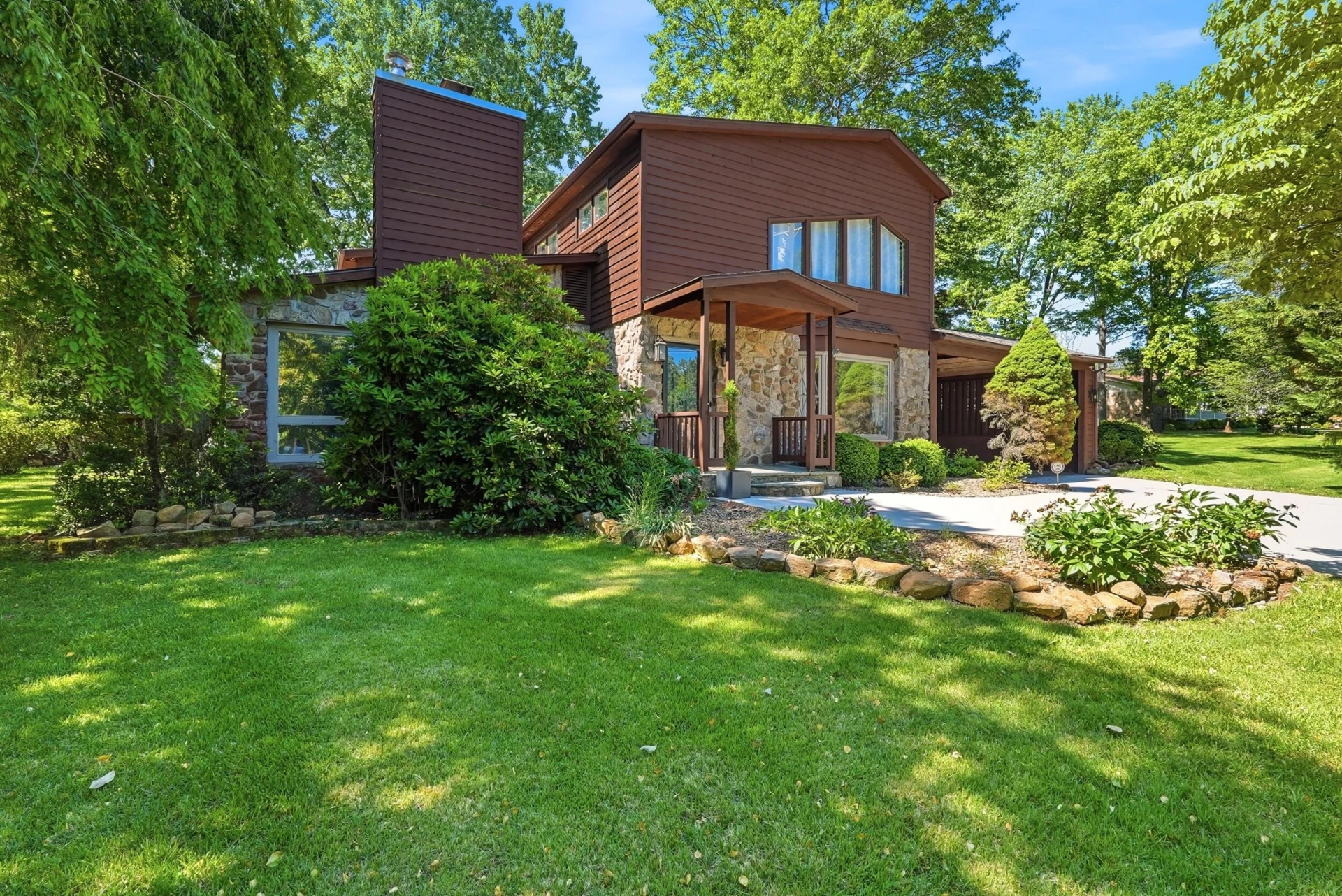 1107 Boonsboro PL - Photo 2
