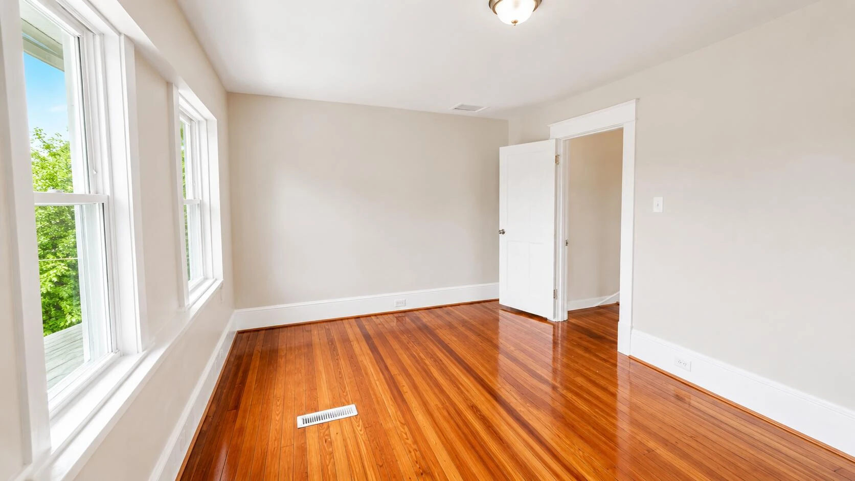 2511 Delaware AVE NW - Photo 14