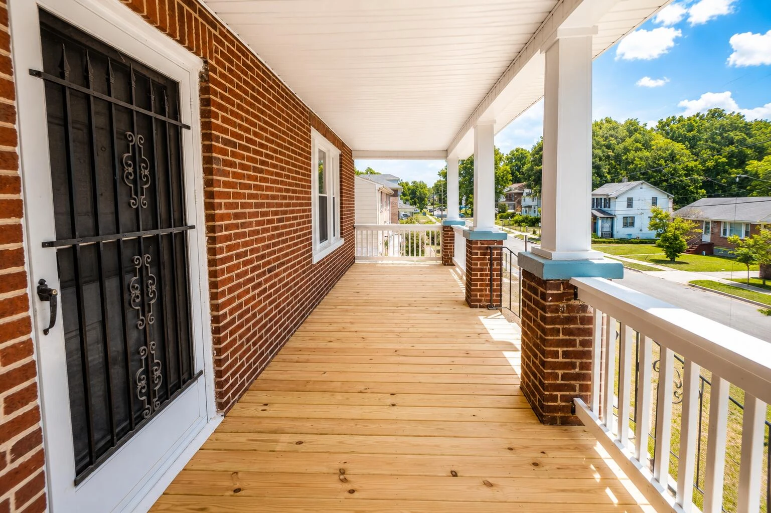 2511 Delaware AVE NW - Photo 3
