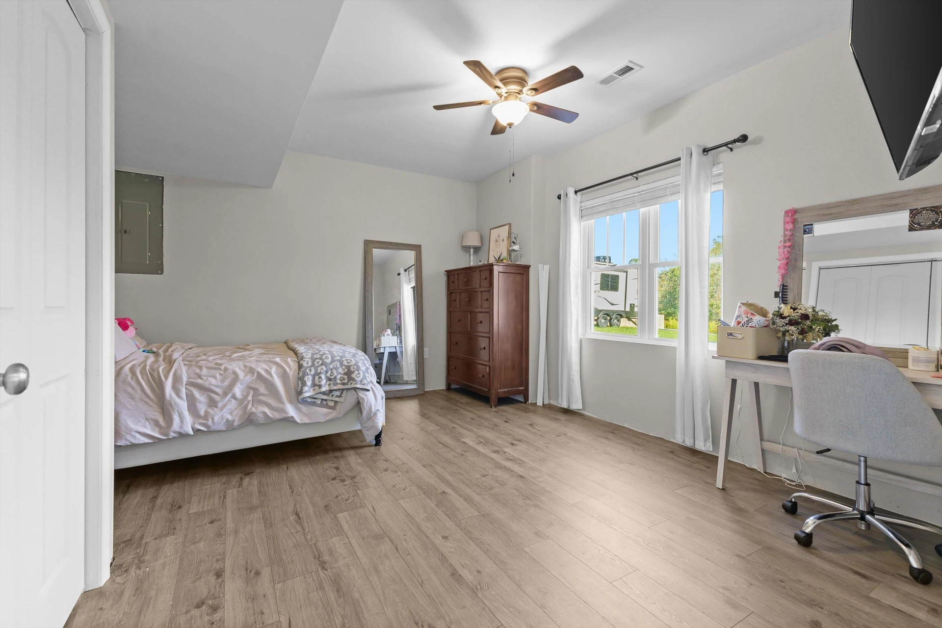 605 Spring Grove DR - Photo 33