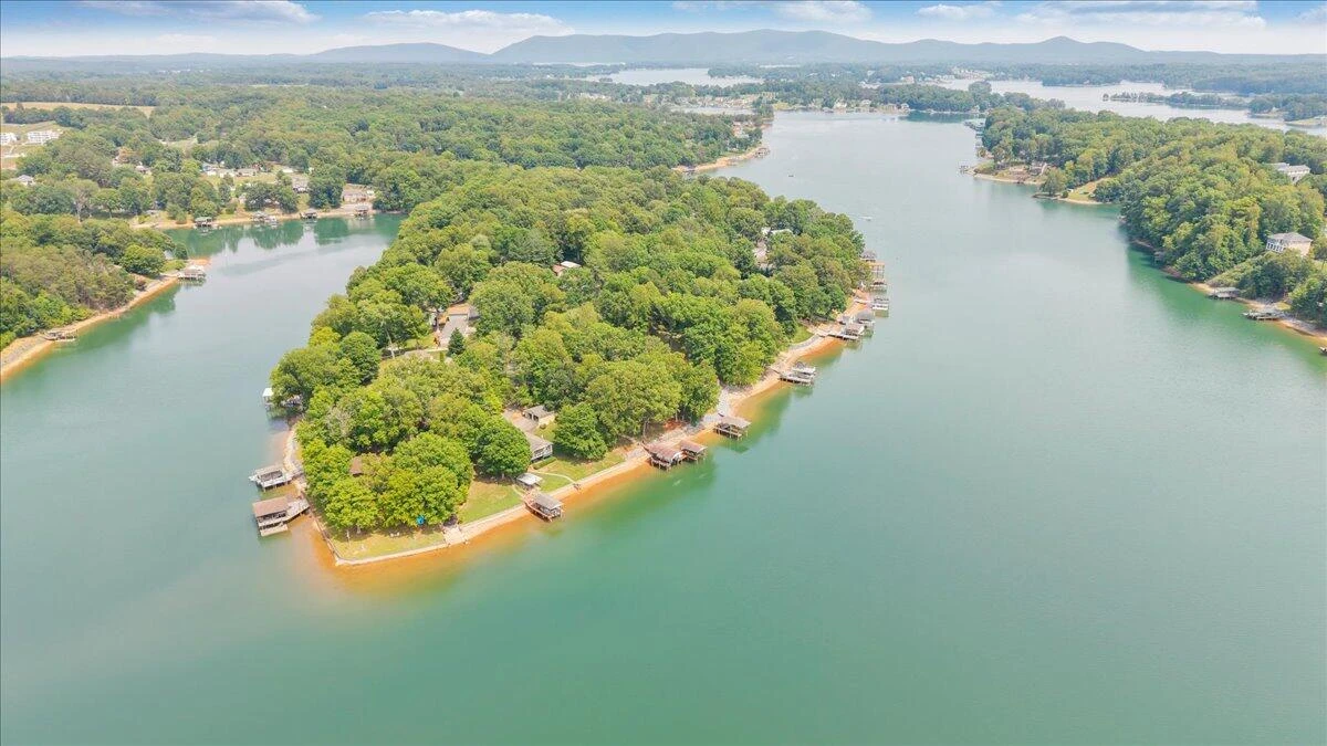 35 Bluewater CT - Photo 3