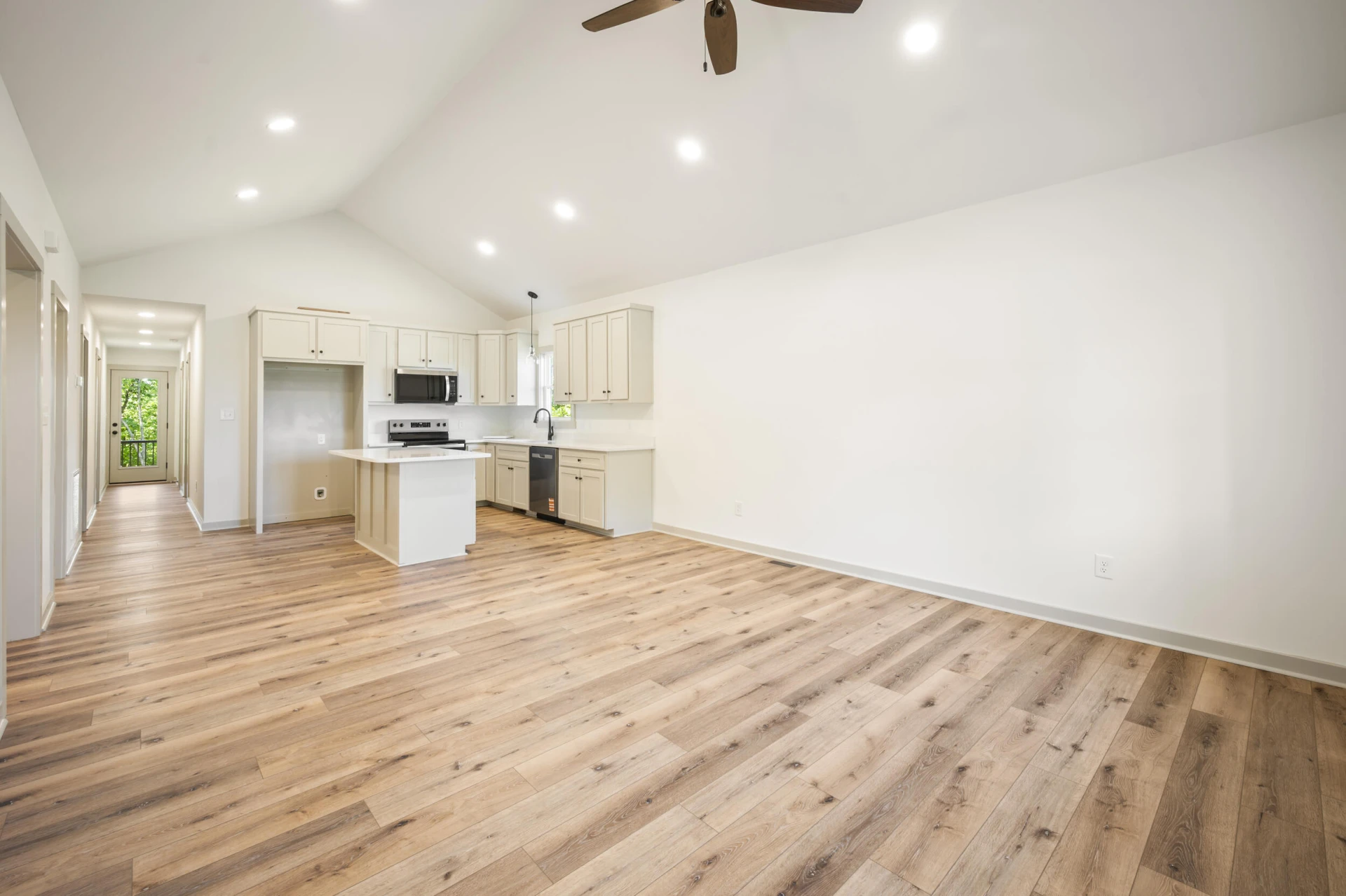410 Darrell LN - Photo 3