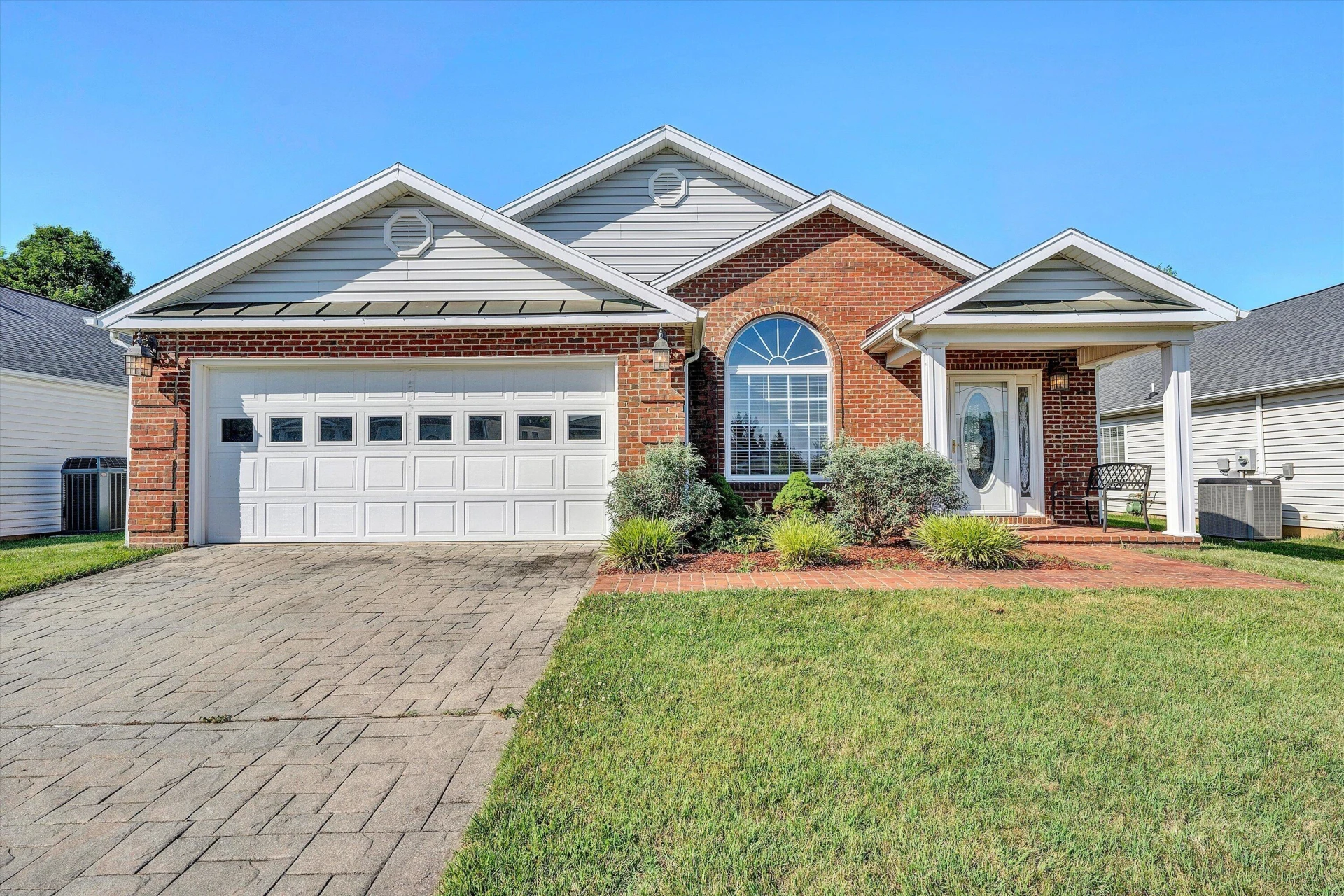 4904 Renee LN