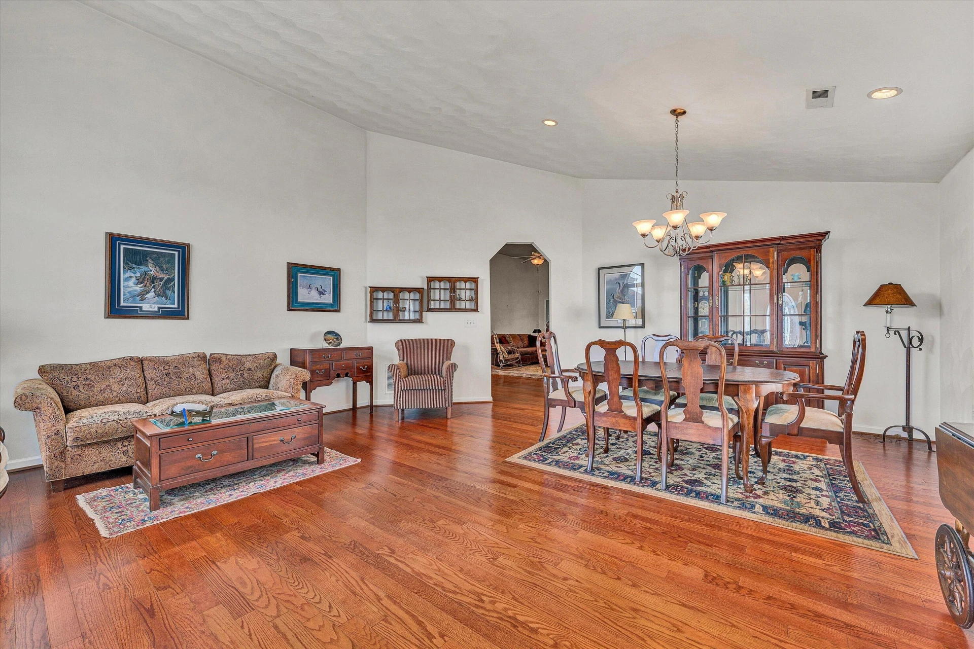 4904 Renee LN - Photo 8