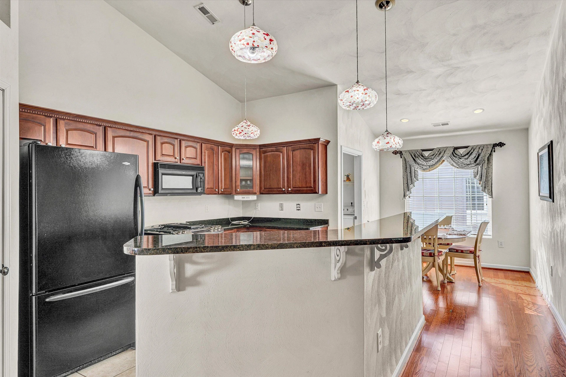 4904 Renee LN - Photo 15
