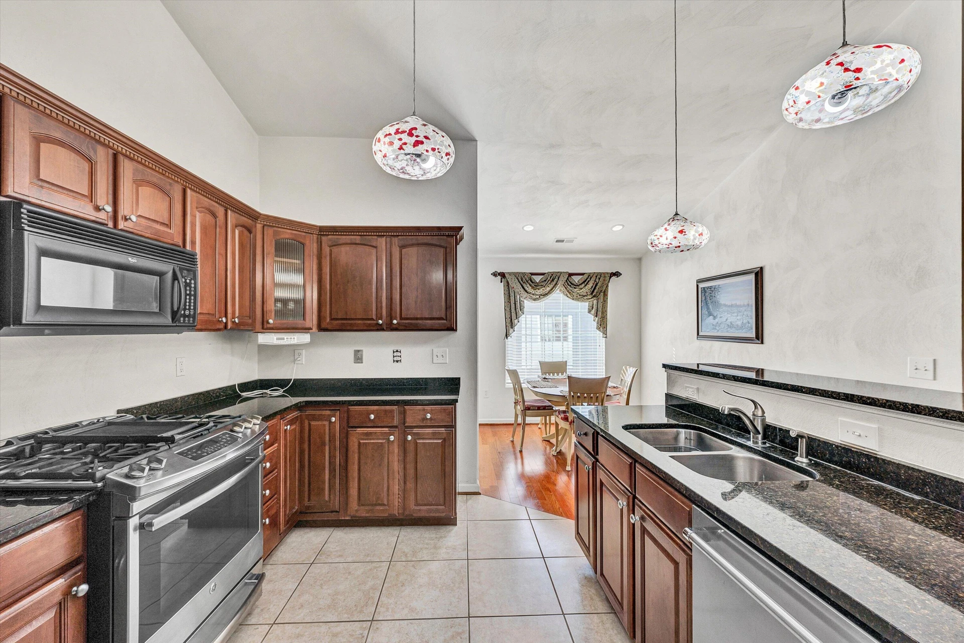 4904 Renee LN - Photo 16