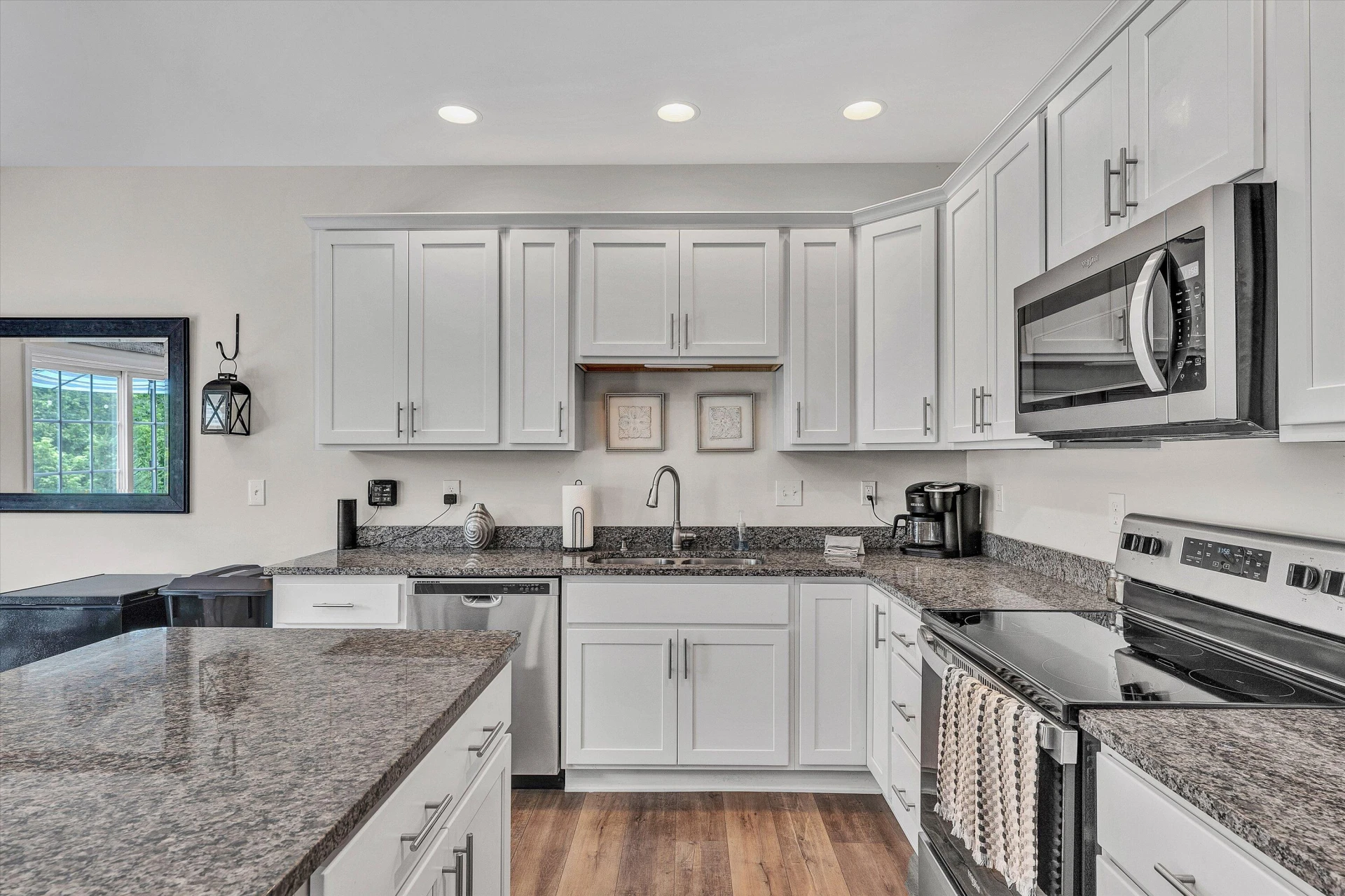 249 Louise LN - Photo 10
