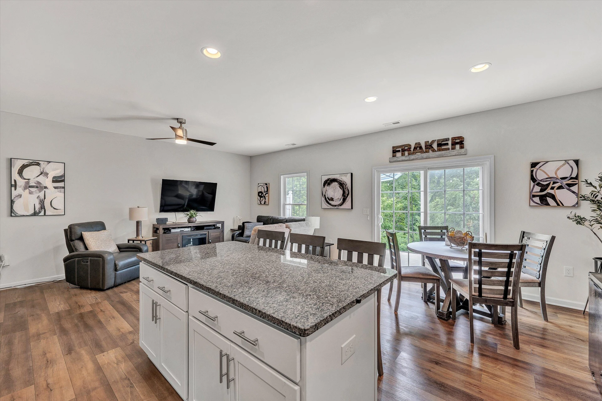 249 Louise LN - Photo 11