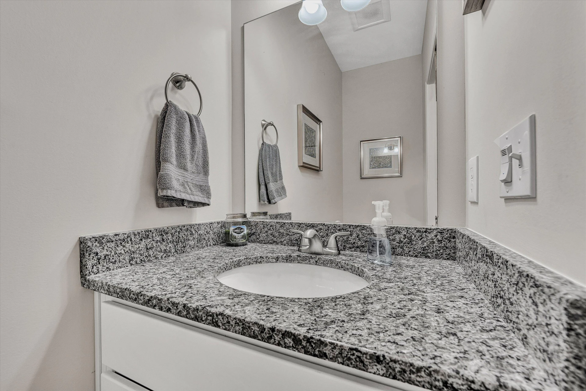 249 Louise LN - Photo 18