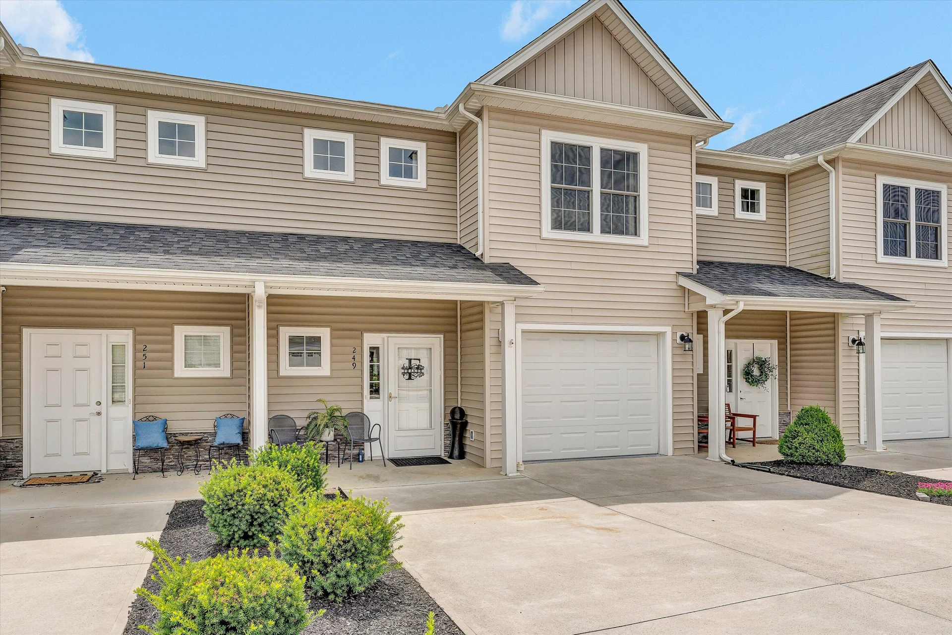 249 Louise LN - Photo 2