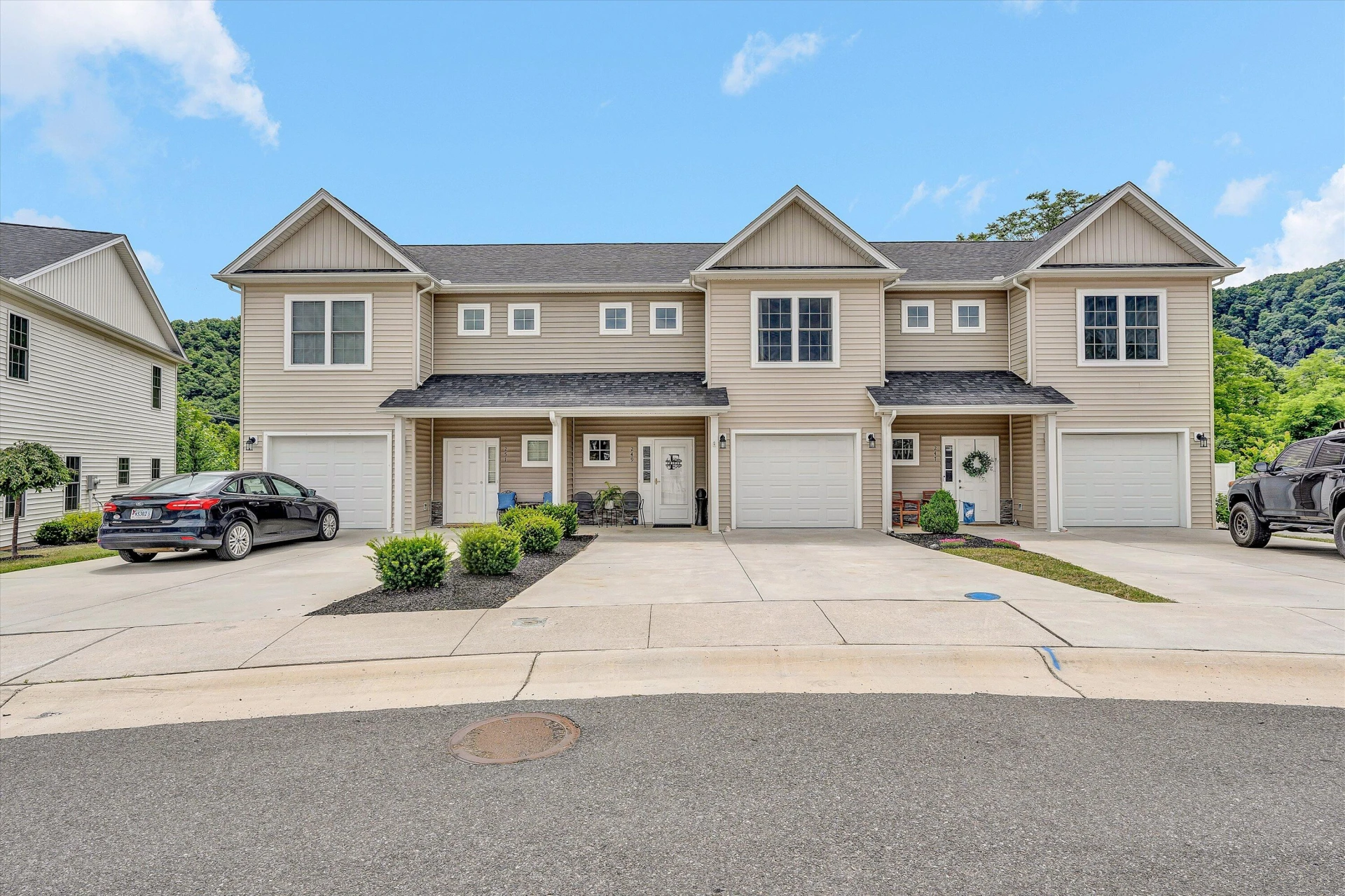 249 Louise LN - Photo 27