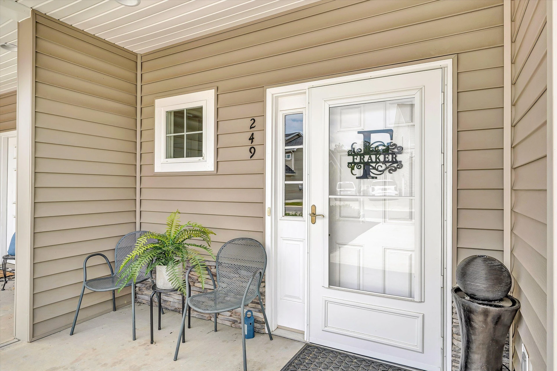 249 Louise LN - Photo 4