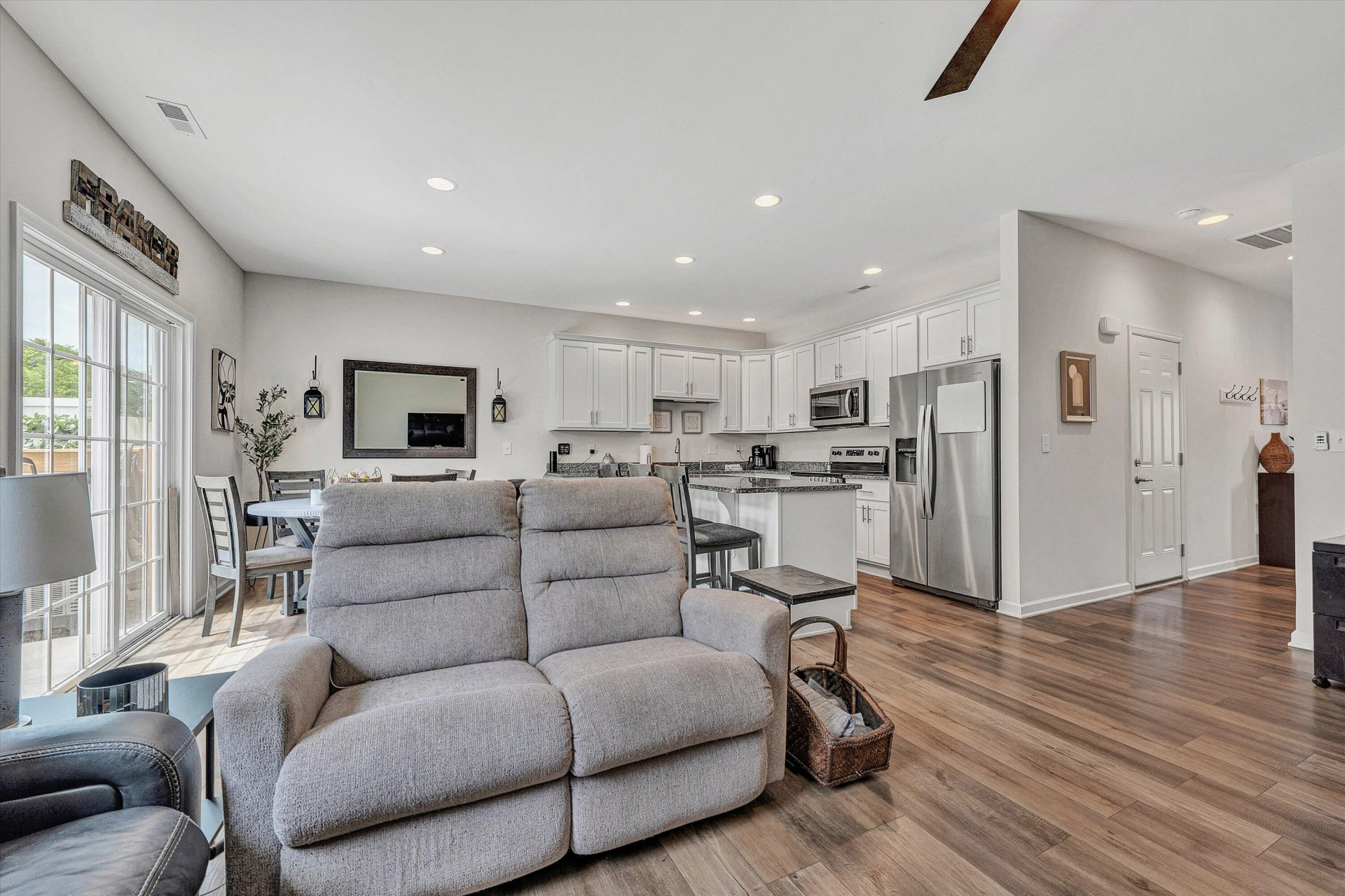 249 Louise LN - Photo 7