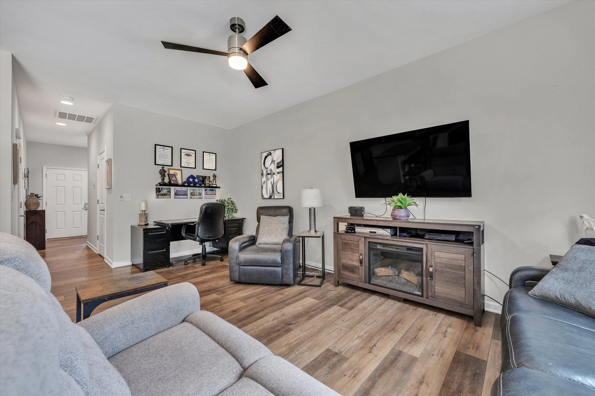 249 Louise LN - Photo 8