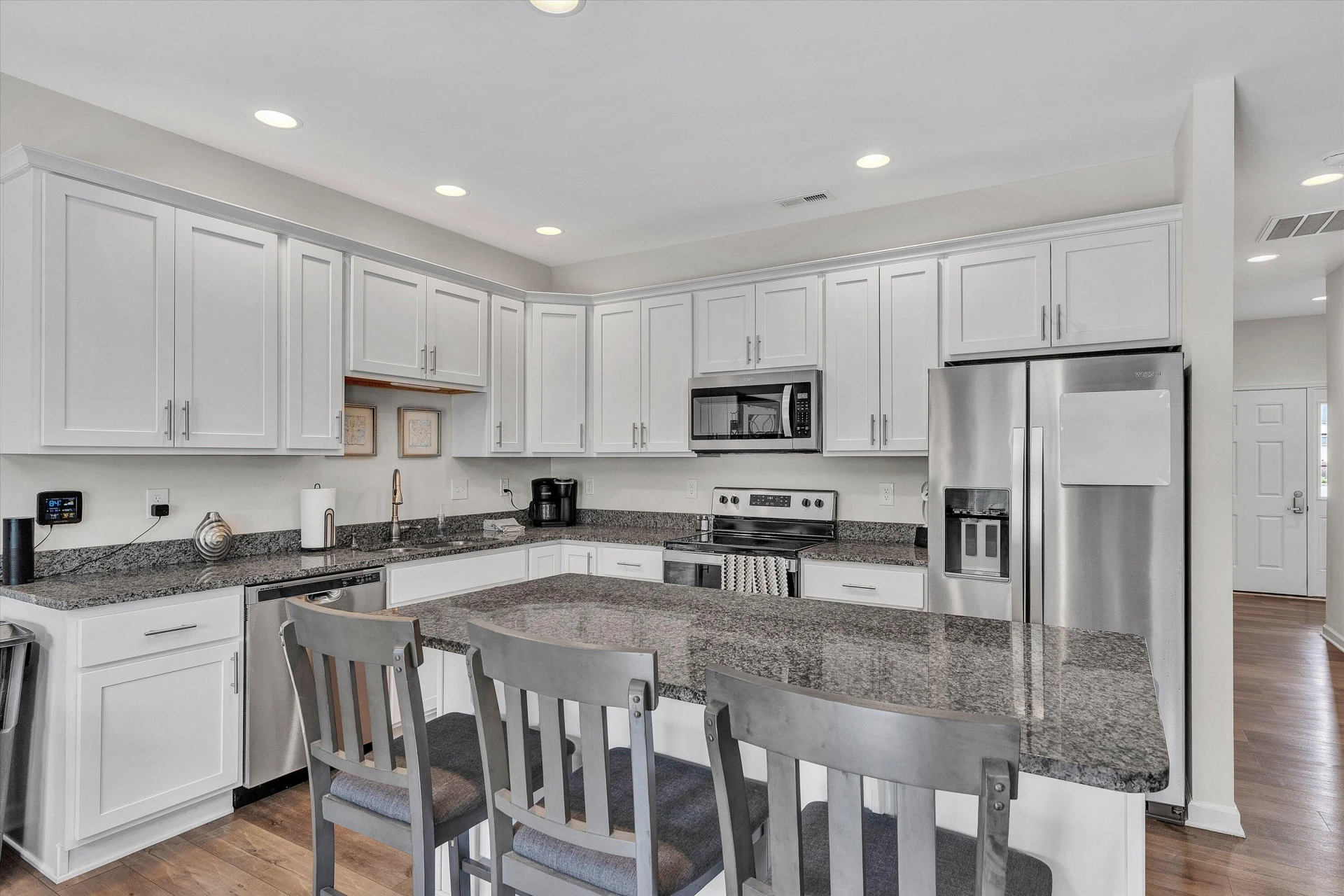 249 Louise LN - Photo 9