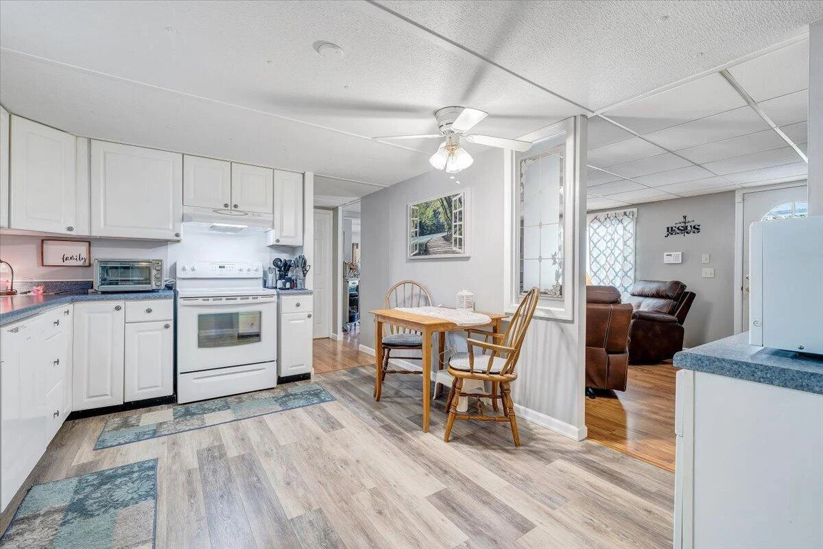 1019 Croker LN - Photo 18