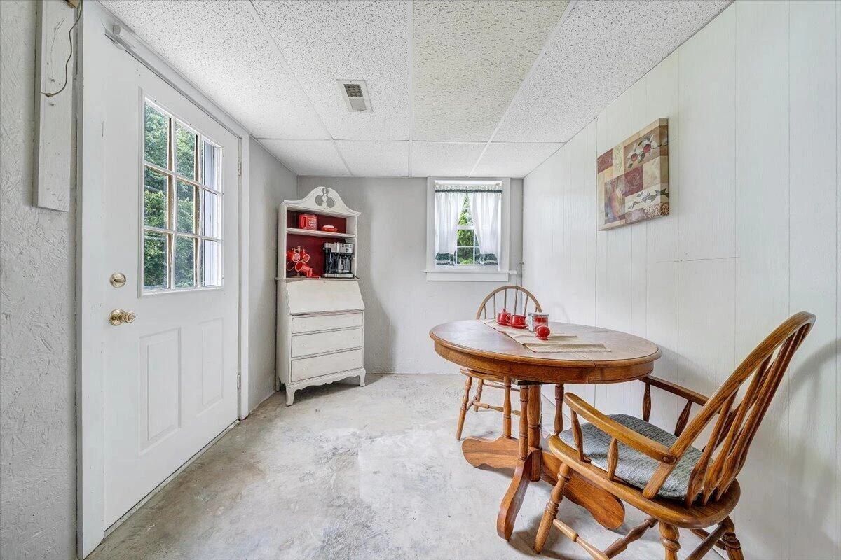 1019 Croker LN - Photo 36