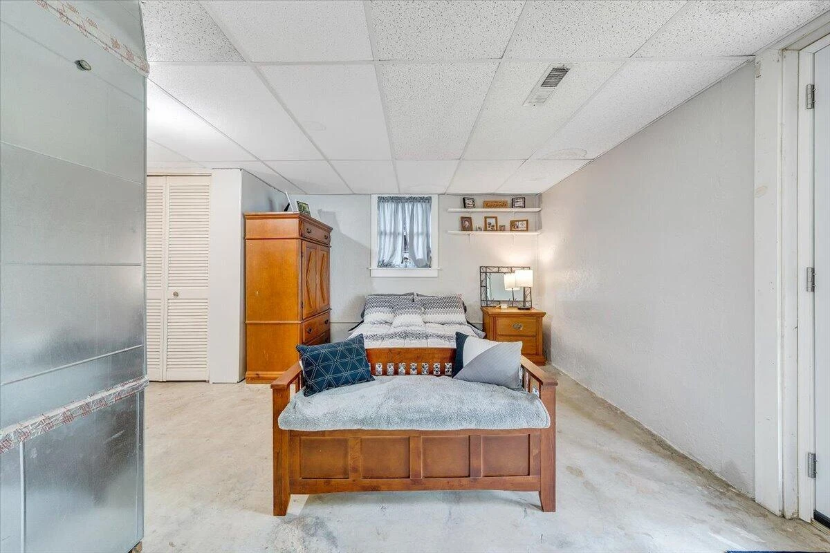 1019 Croker LN - Photo 37