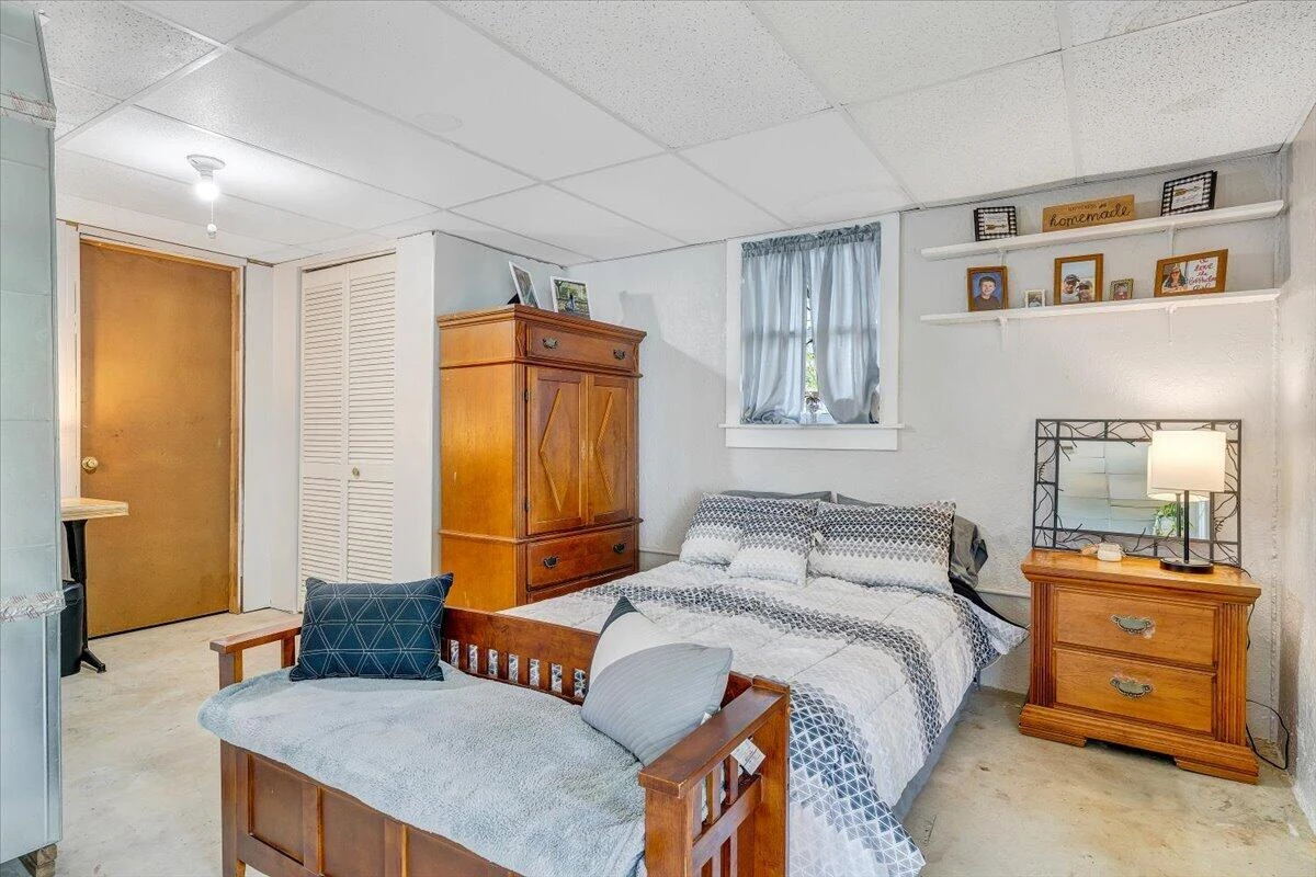 1019 Croker LN - Photo 38