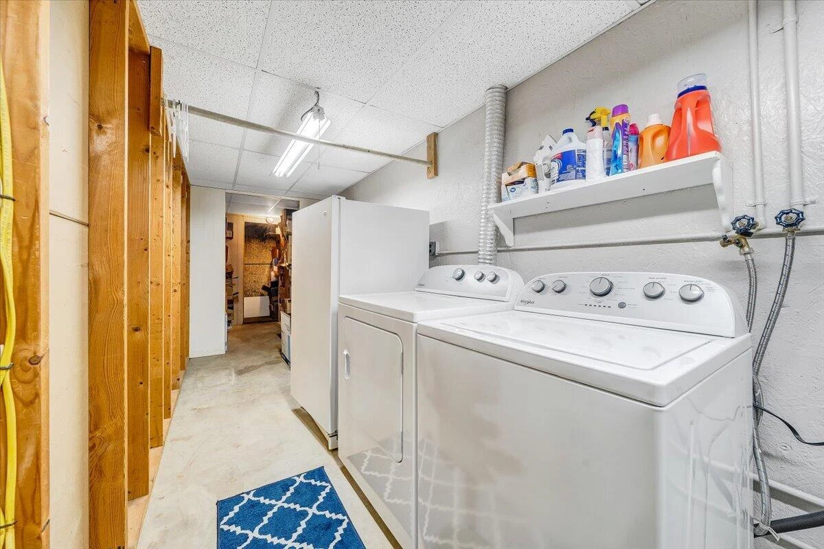 1019 Croker LN - Photo 39